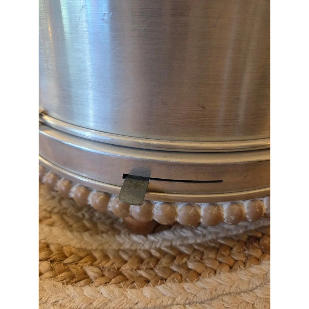 Vintage Mirro Aluminum Cake Carrier Locking Saver Model 2002 KM Made in USA